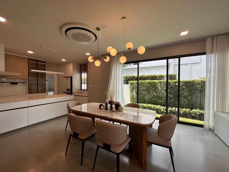 House with Shared Pool in Bangnatrad 